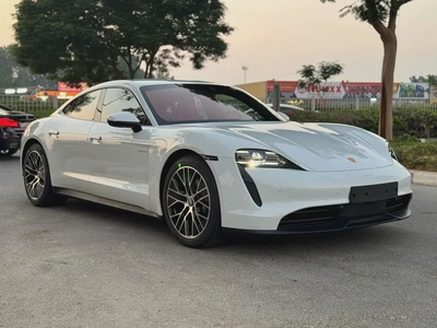 **2023**BRAND NEW GCC SPEC UNDER WARRANTY-0