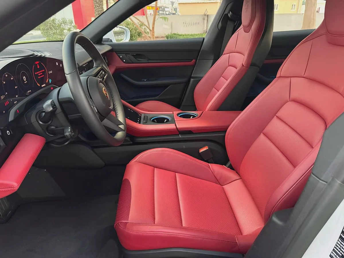 **2023**BRAND NEW GCC SPEC UNDER WARRANTY-4-4