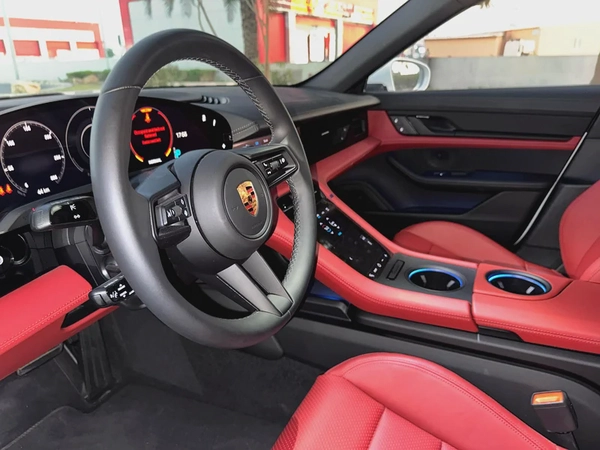 **2023**BRAND NEW GCC SPEC UNDER WARRANTY