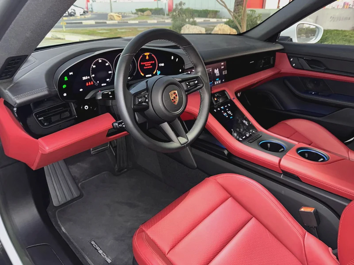 **2023**BRAND NEW GCC SPEC UNDER WARRANTY-9-9