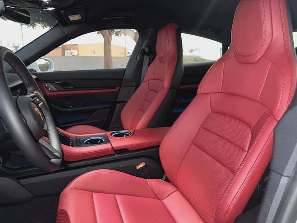 **2023**BRAND NEW GCC SPEC UNDER WARRANTY
