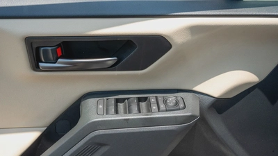 2026 Toyota Rav4 XLE 2.5L AT Hybrid (White-Beige)-10