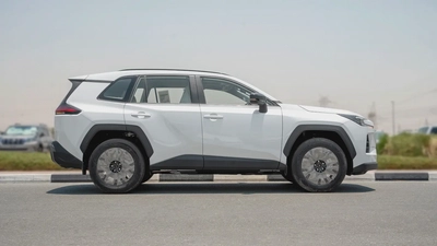 2026 Toyota Rav4 XLE 2.5L AT Hybrid (White-Beige)-1