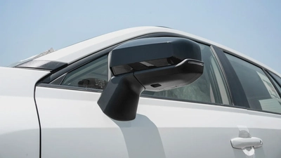 2026 Toyota Rav4 XLE 2.5L AT Hybrid (White-Beige)-8