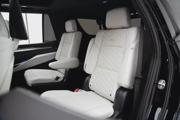 2025 CADILLAC ESCALADE 600 SPORT PLATINUM WITH WARRANTY AND SERVICE CONTRACT