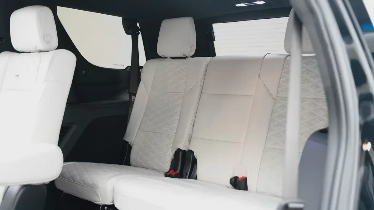 2025 CADILLAC ESCALADE 600 SPORT PLATINUM WITH WARRANTY AND SERVICE CONTRACT-7-7