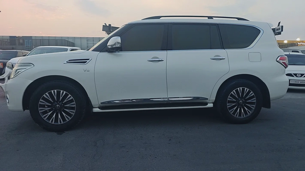 Nissan Patrol SE Platinum 2014 | GCC Specs | Well Maintained-1-1