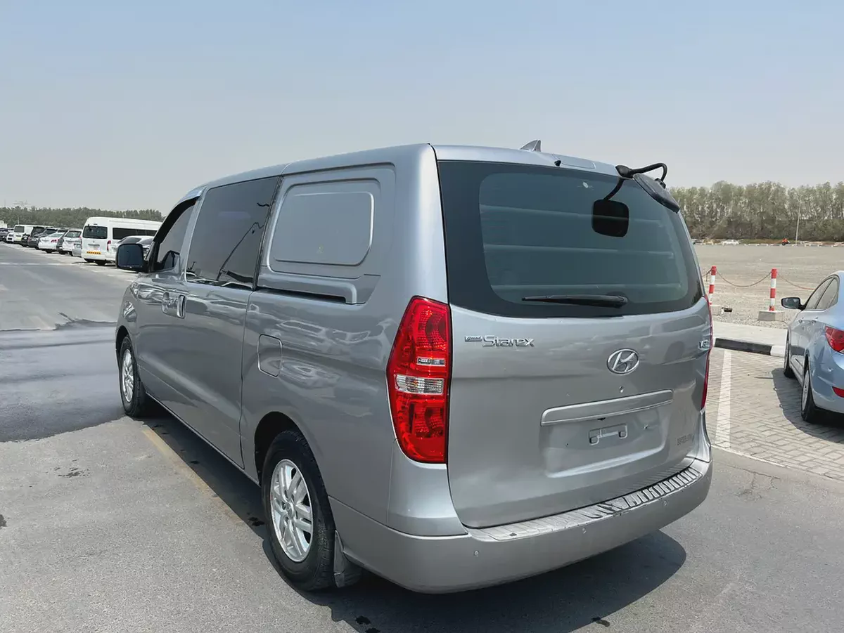 Hyundai H1-3-3