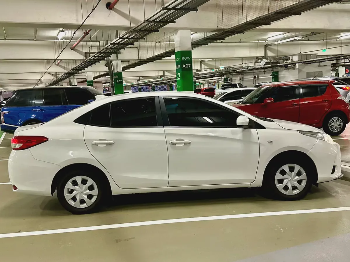 592/- AED Toyota Yaris 2022 1.5L || GCC Specs ||Well Maintained-1-1