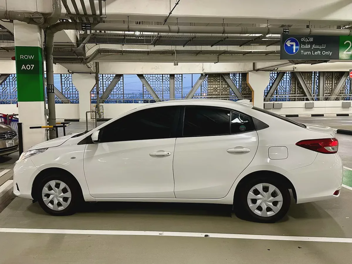 592/- AED Toyota Yaris 2022 1.5L || GCC Specs ||Well Maintained-2-2
