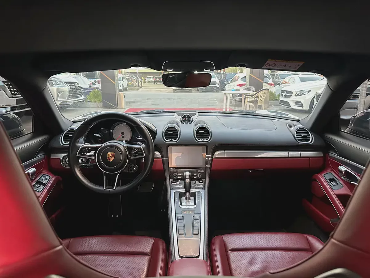 Porsche 718 Cayman 2018 | GCC Specs-14-14