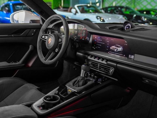 BRAND NEW GT3-CLUB SPORT-UNDER WARRANTY-CERAMIC BRAKES-LIFTING SYSTEM-SPORT CHRONO-MATRIX