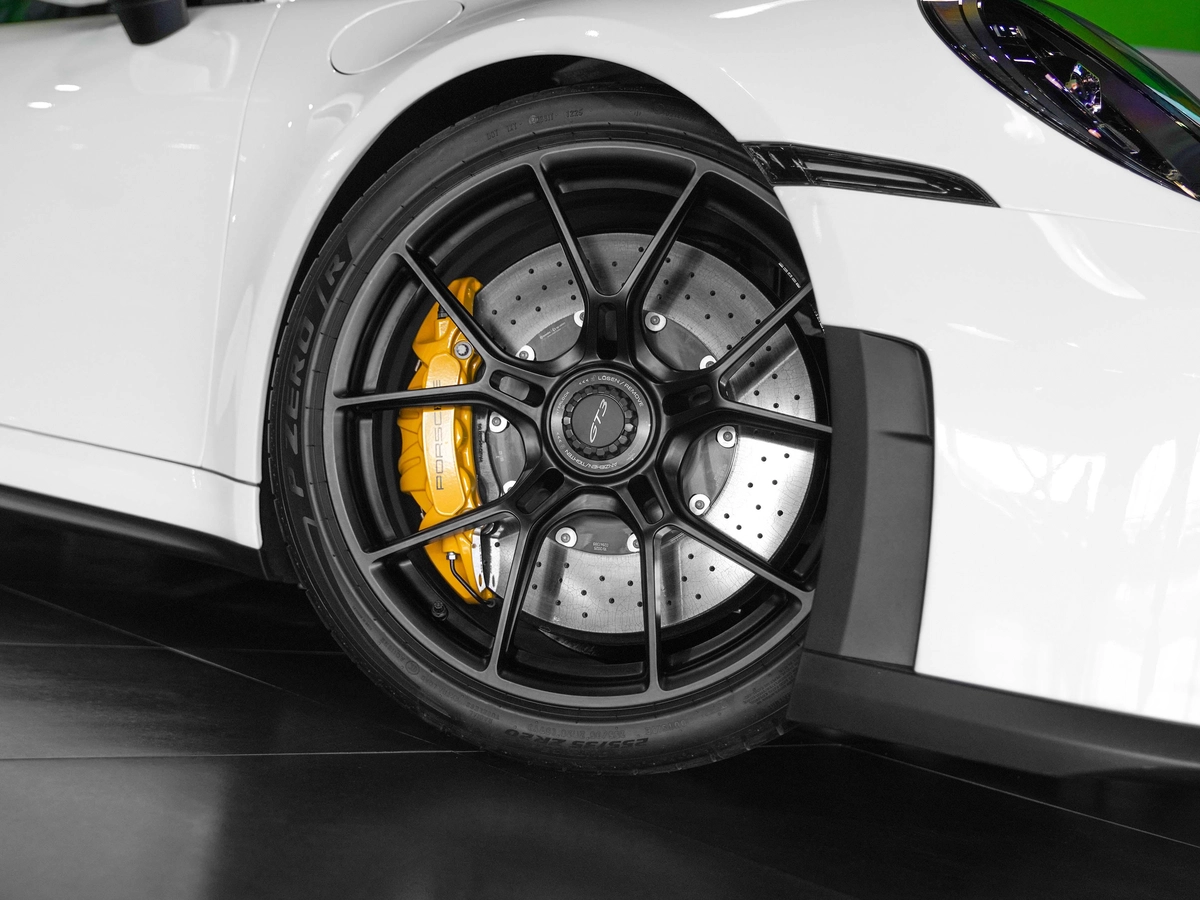 BRAND NEW GT3-CLUB SPORT-UNDER WARRANTY-CERAMIC BRAKES-LIFTING SYSTEM-SPORT CHRONO-MATRIX-15-15