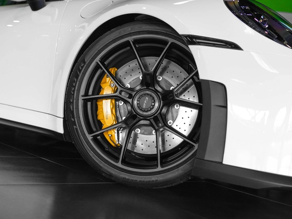 BRAND NEW GT3-CLUB SPORT-UNDER WARRANTY-CERAMIC BRAKES-LIFTING SYSTEM-SPORT CHRONO-MATRIX