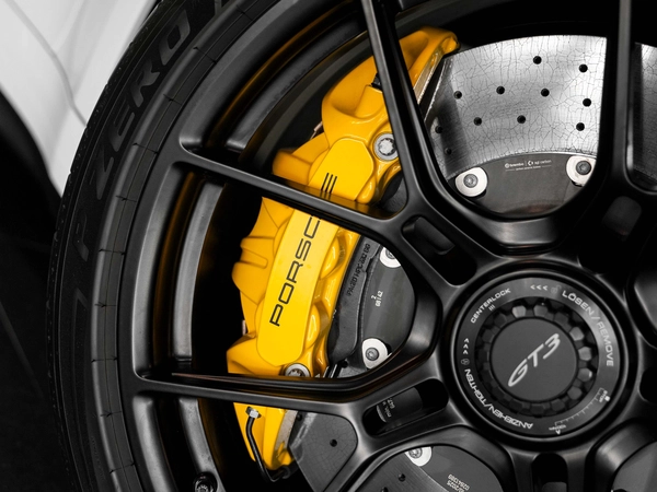 BRAND NEW GT3-CLUB SPORT-UNDER WARRANTY-CERAMIC BRAKES-LIFTING SYSTEM-SPORT CHRONO-MATRIX