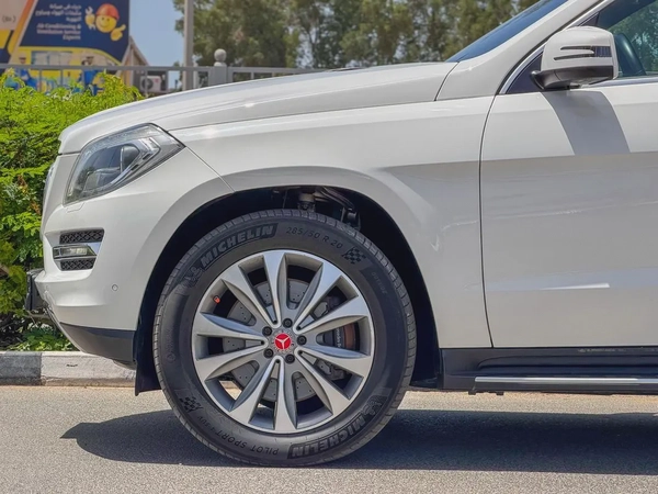 Mercedes-Benz GL 500 4MATIC 2014 - GCC Specs - Excellent Condition