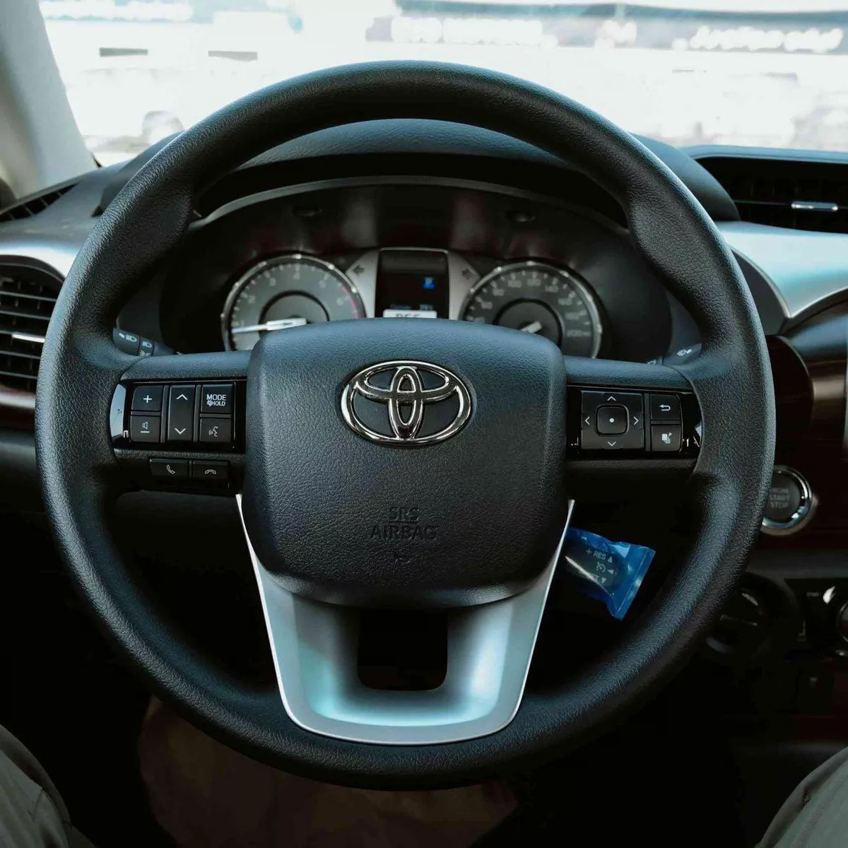 Toyota Hilux SGLX-5-0