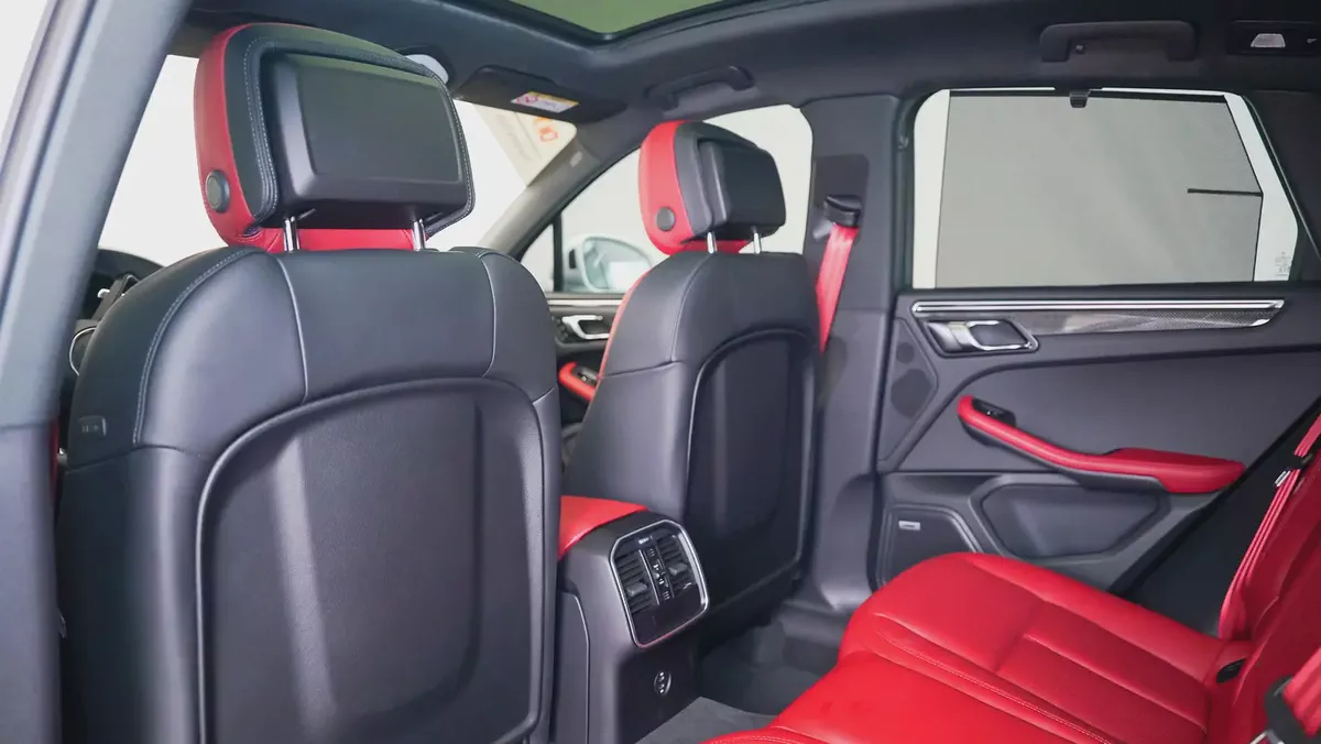 2024 Porsche Macan S | GCC Specs | Full Porsche Service History | Porsche warranty available-4-4