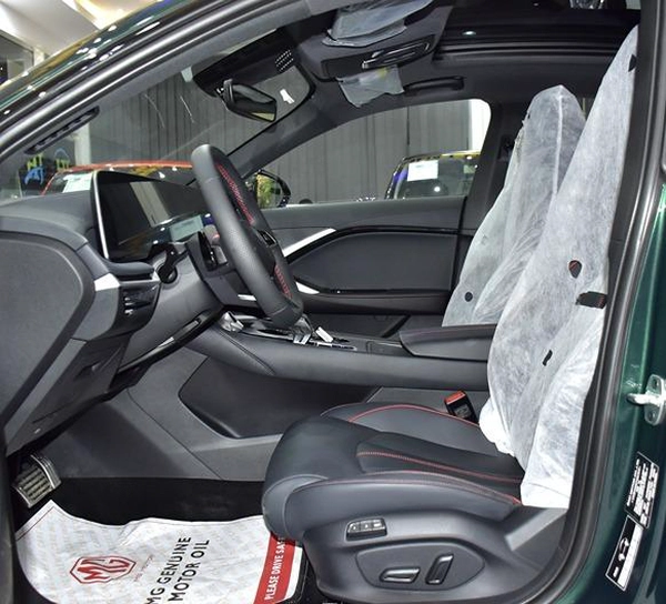 MG 7 Trophy ( 2026 Model ) in Green Color GCC Specs