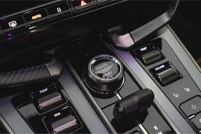 AED 28,722 / 60 months | 20% DP | 2025 Aston Martin Vanquish / FSH / Warranty-10