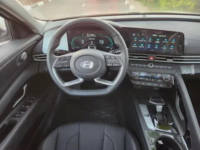 Hyundai Elantra Luxury 2025 - Full option-9