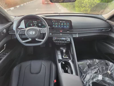 Hyundai Elantra Luxury 2025 - Full option-8