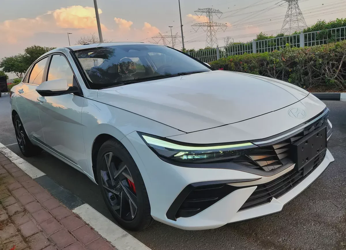 Hyundai Elantra Luxury 2025 - Full option-2-2