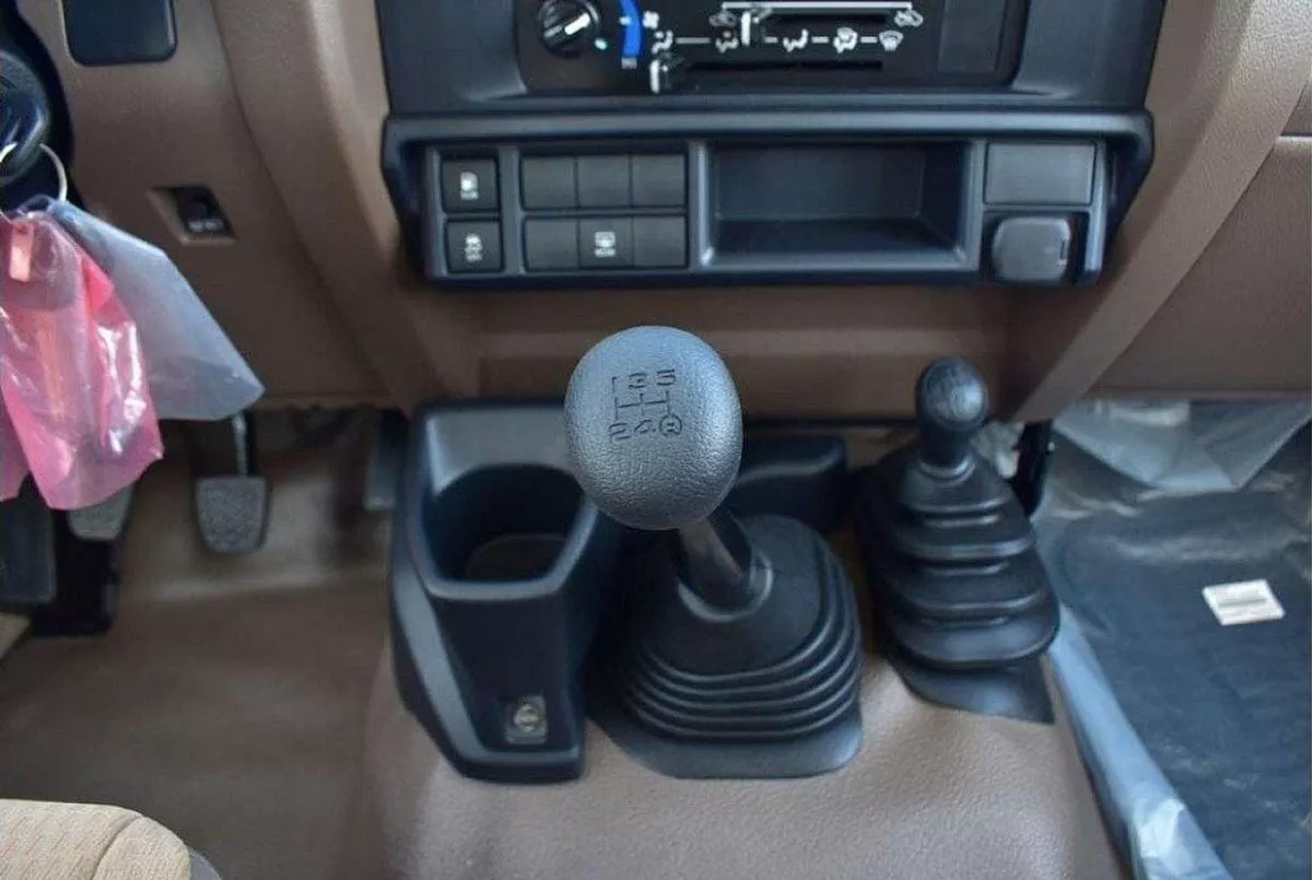 Toyota Land Cruiser 70 LC 78 HARDTOP 2.8L MT Toyota land cruiser hard top 2024 diesel 4.2L-9-0