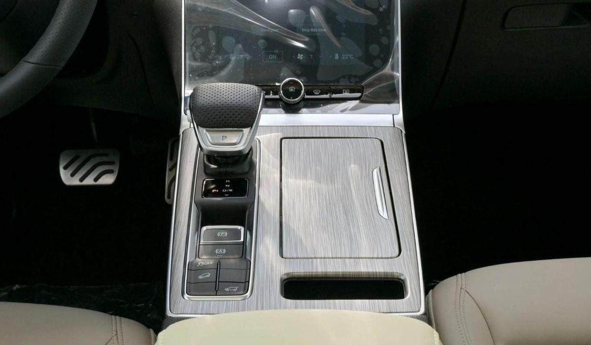 MG RX5 Brand New MG RX5 Plus Deluxe 2025 FOR EXPORT 1.5L A/T| Petrol | Grey/Beige |N-RX5-DEL-1.5-25|-14-14