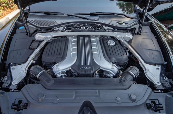 Bentley Continental GT 6.0L W12 (626 HP)