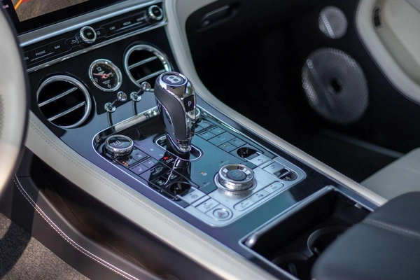 Bentley Continental GT 6.0L W12 (626 HP)