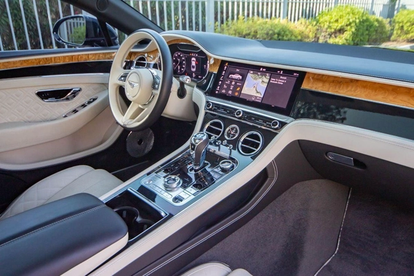 Bentley Continental GT 6.0L W12 (626 HP)