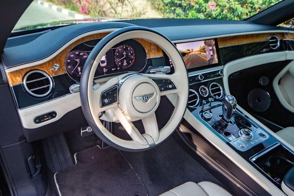 Bentley Continental GT 6.0L W12 (626 HP)
