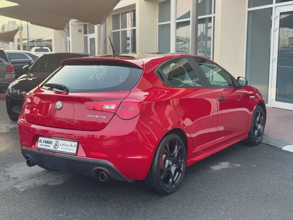 Alfa Romeo Giulietta Veloce 2021 - GCC Specs - Pristine Condition-6-6