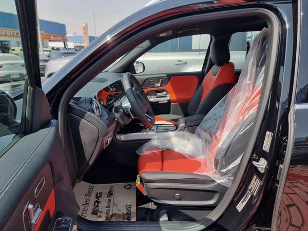 Mercedes Benz GLB200 SUV 7 Seater Under Warranty 2025 GCC - AED 205,000
