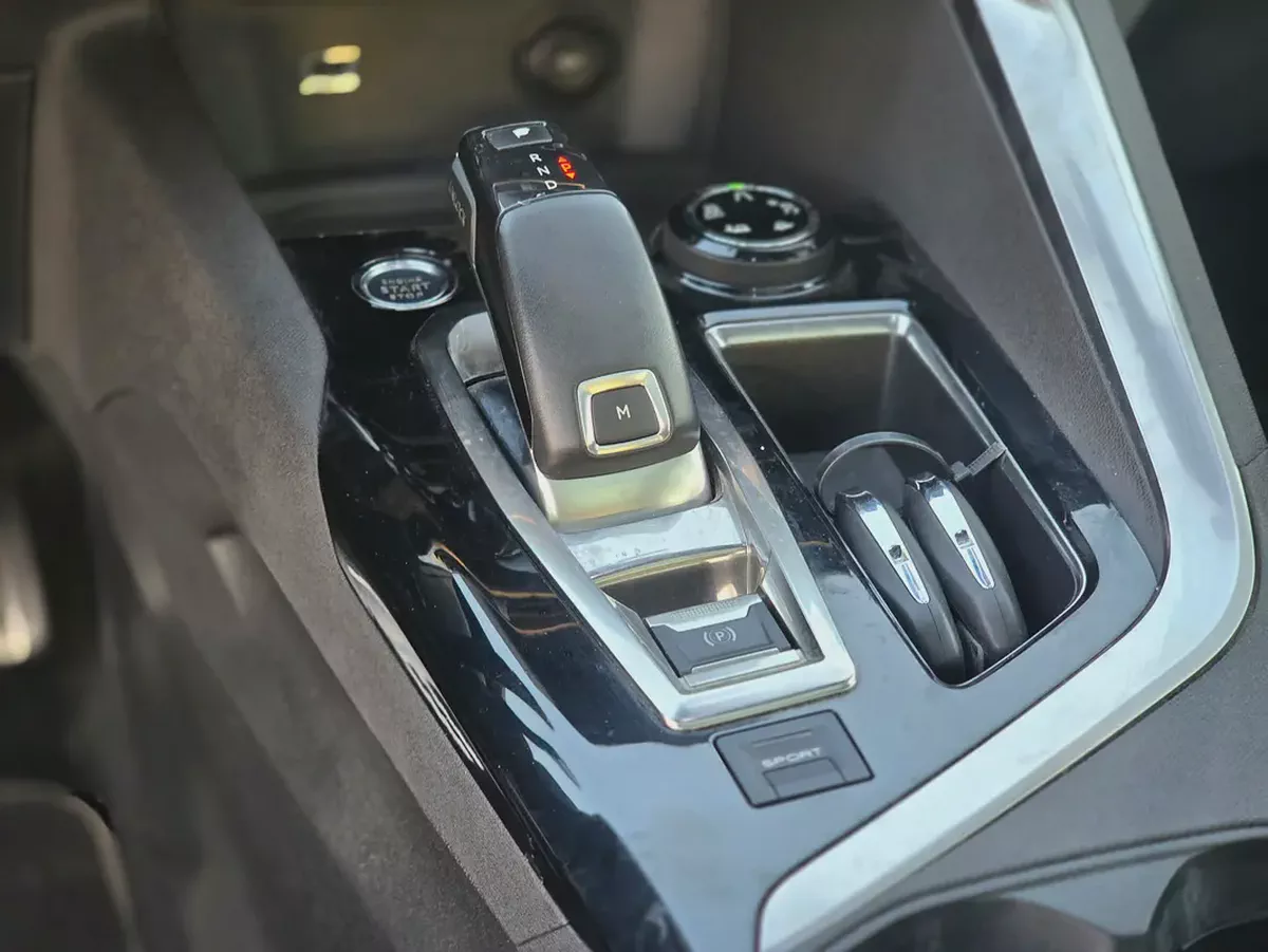 Peugeot 3008 GT Line 2019 | GCC Specs | Low Mileage-16-16