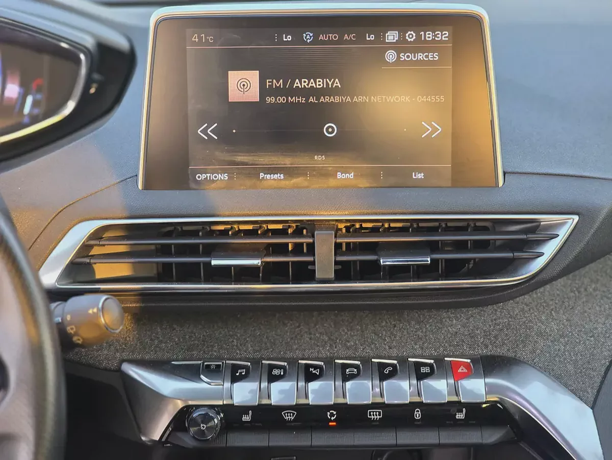 Peugeot 3008 GT Line 2019 | GCC Specs | Low Mileage-17-17
