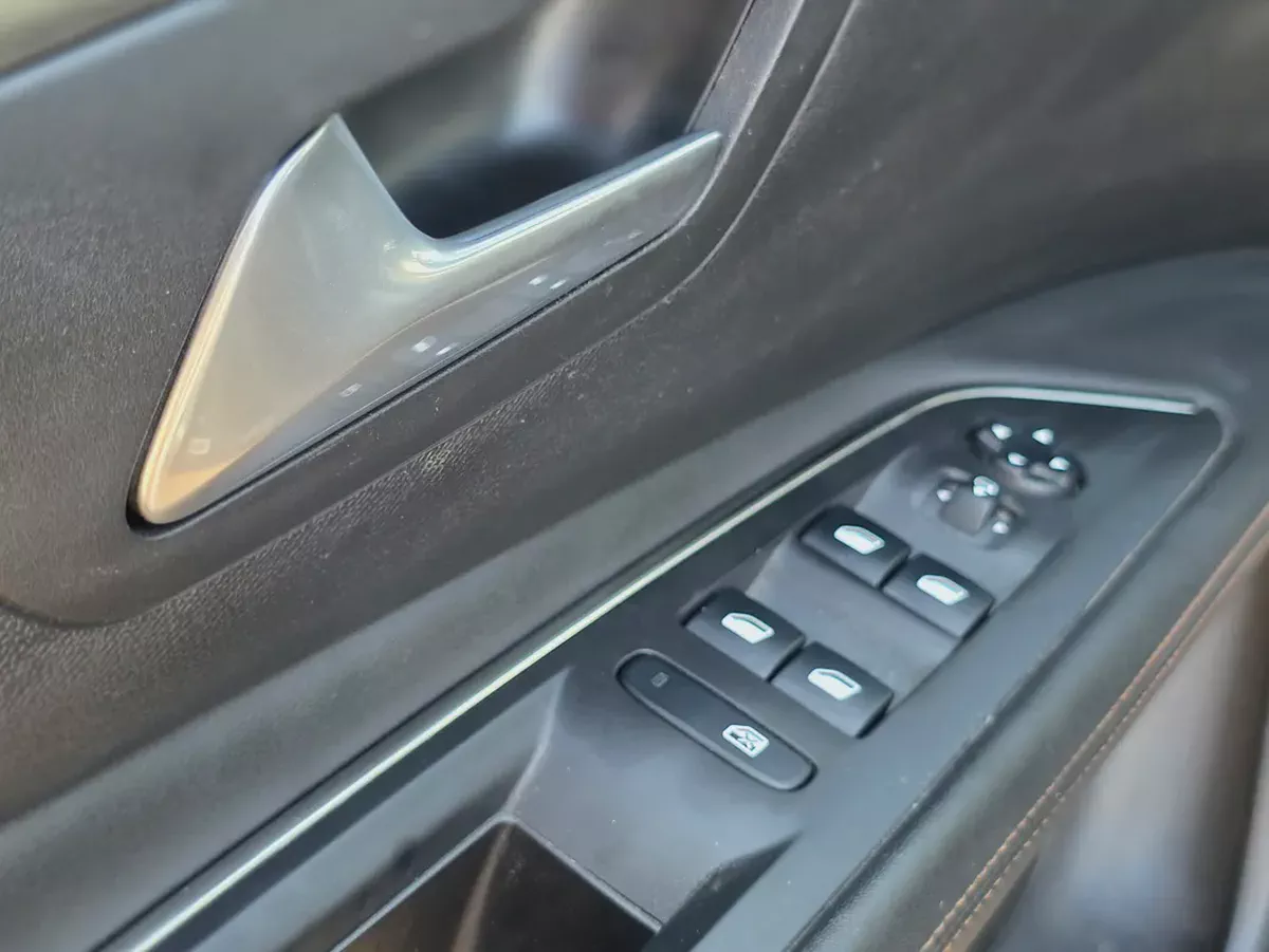 Peugeot 3008 GT Line 2019 | GCC Specs | Low Mileage-8-8