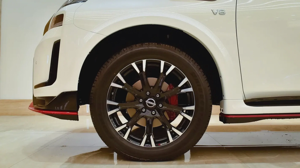 Nissan Patrol NISMO original Inhouse finance pay 99k and take the car remaining in 3 years-4-4