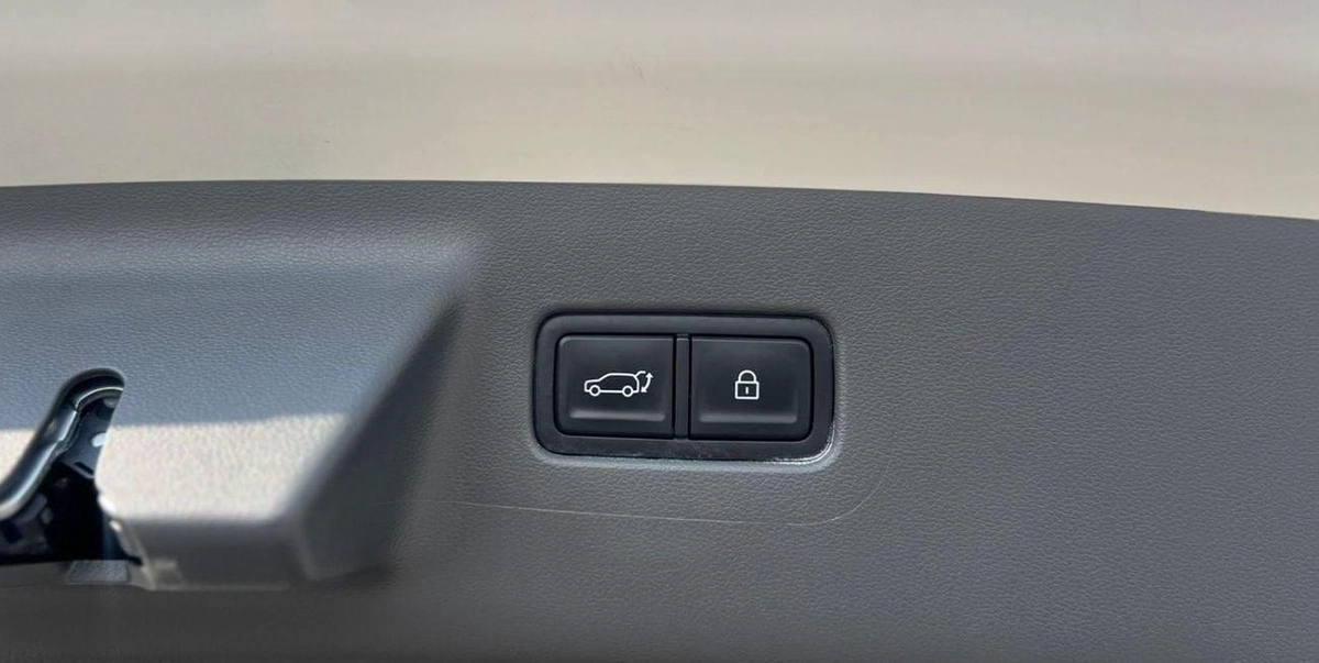 Hyundai Santa Fe 2025 Hyundai Santa Fe New Shape 2.5L V4 - SEL Premium - Leather seat - Auto Trunk - 7 Seater - 12000-20-0