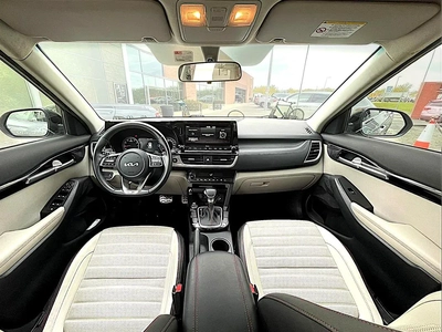 Kia Seltos SX 2022 GCC Specs - Top of the Line under warranty-4