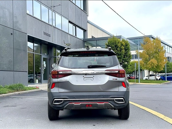 Kia Seltos SX 2022 GCC Specs - Top of the Line under warranty