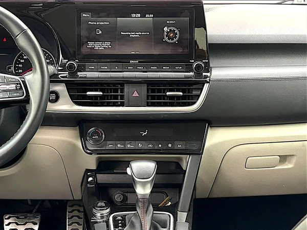 Kia Seltos SX 2022 GCC Specs - Top of the Line under warranty