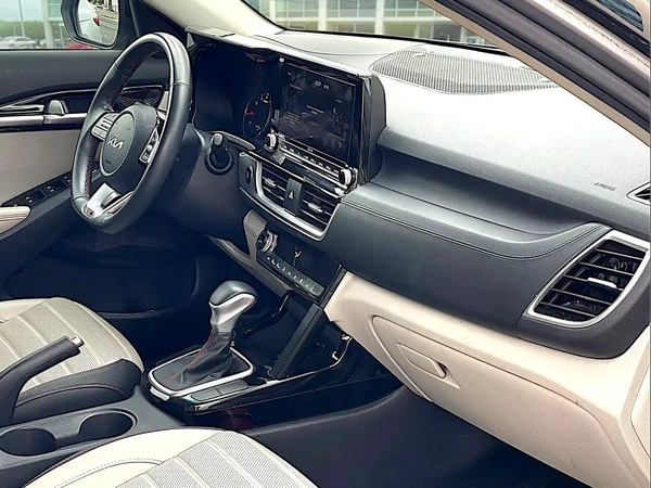 Kia Seltos SX 2022 GCC Specs - Top of the Line under warranty