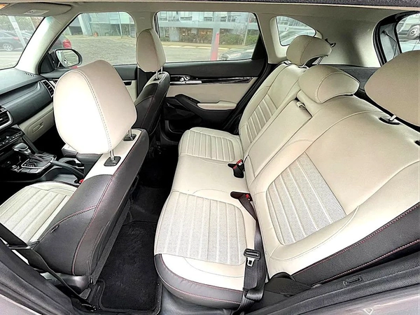 Kia Seltos SX 2022 GCC Specs - Top of the Line under warranty