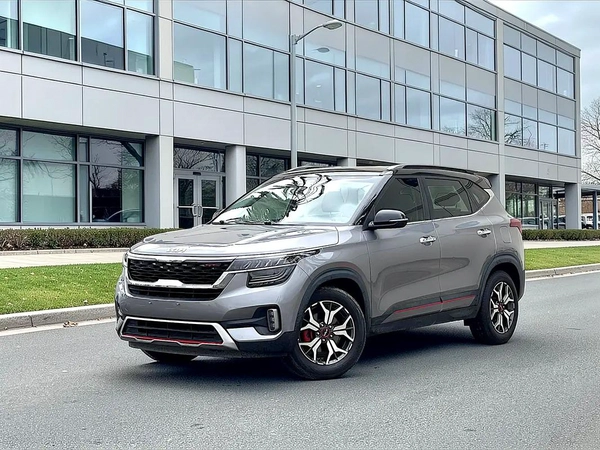 Kia Seltos SX 2022 GCC Specs - Top of the Line under warranty