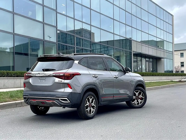 Kia Seltos SX 2022 GCC Specs - Top of the Line under warranty