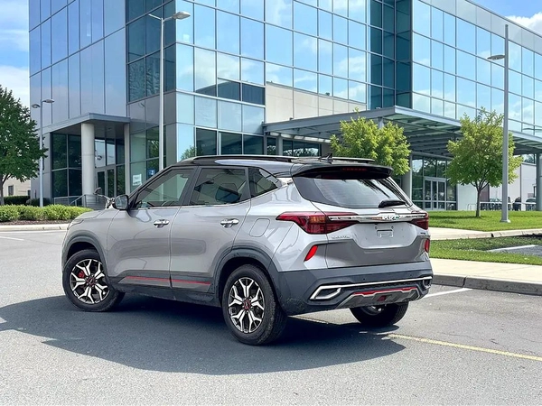 Kia Seltos SX 2022 GCC Specs - Top of the Line under warranty