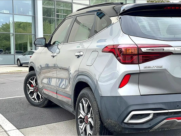 Kia Seltos SX 2022 GCC Specs - Top of the Line under warranty