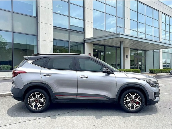 Kia Seltos SX 2022 GCC Specs - Top of the Line under warranty